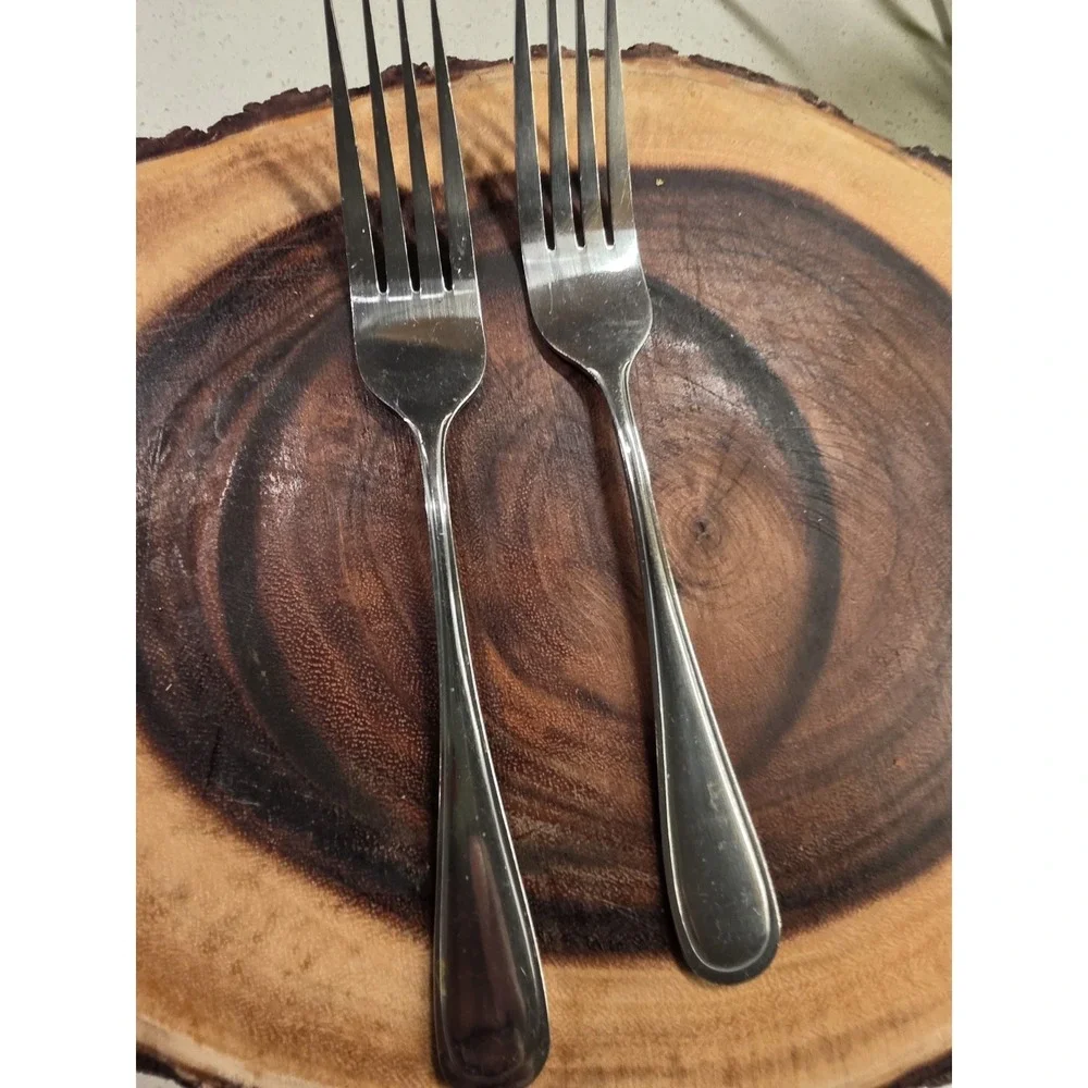 2 Hampton Silversmiths ERIN Dinner Forks 8